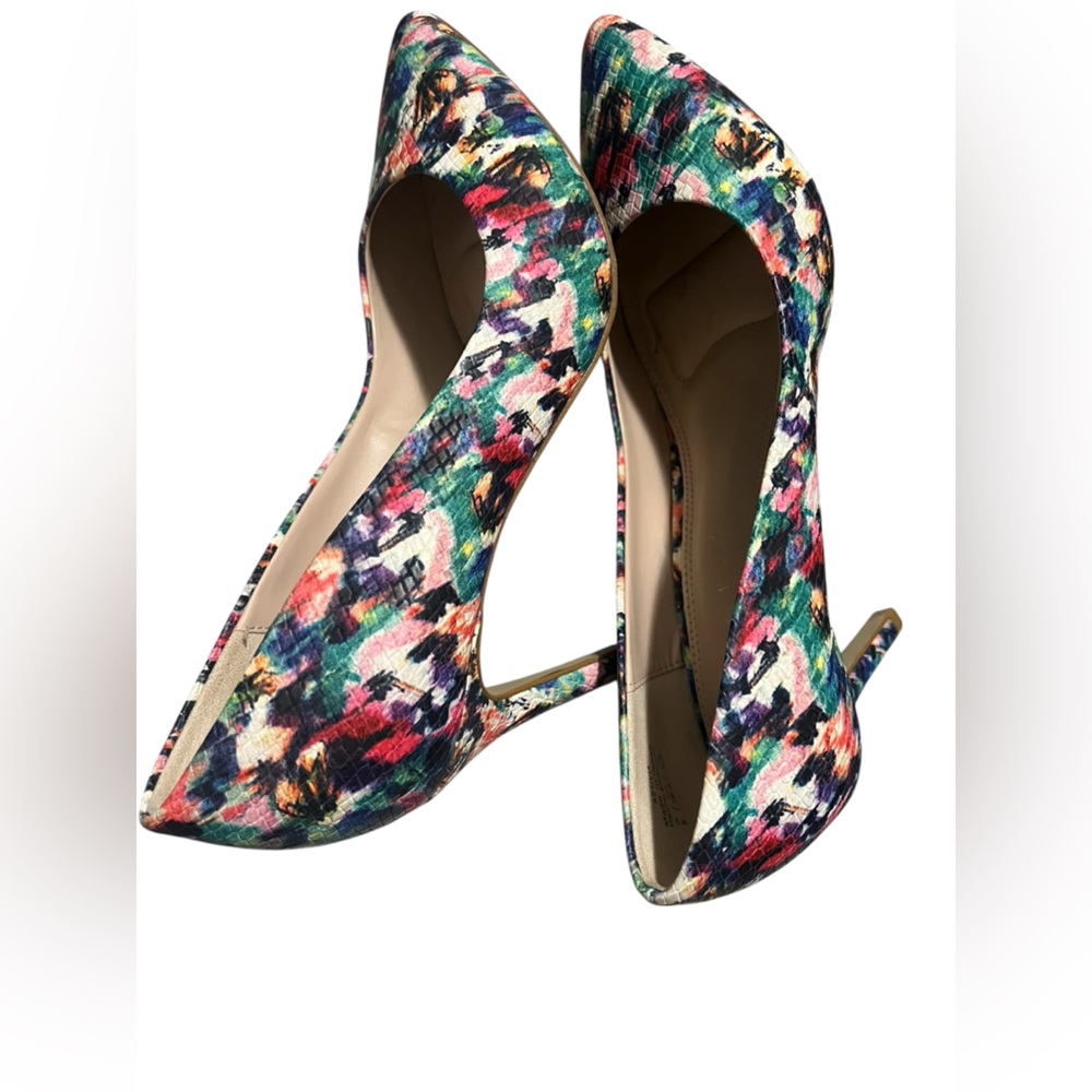Size 8 Kelly & Katie Multicolor Pointed Toe Pumps - Picture 6 of 9
